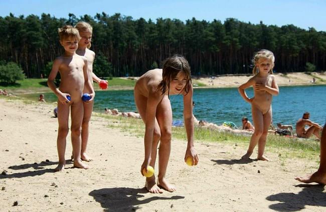 Purenudism young nudists photos [Naked nature]