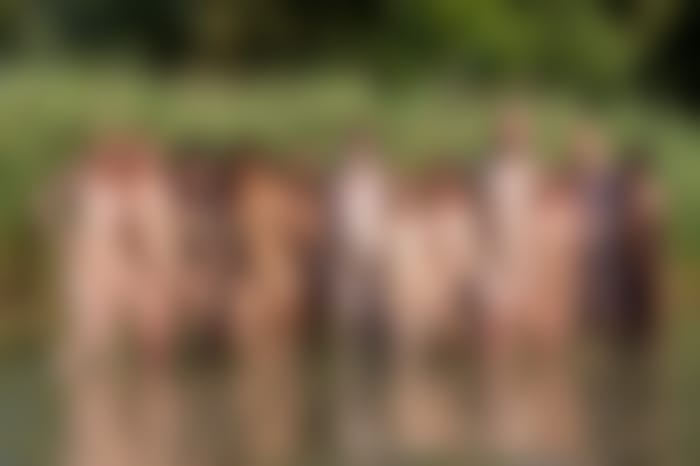 A group of guys and girls nudists in nature - funny naked games HD games and photo collection